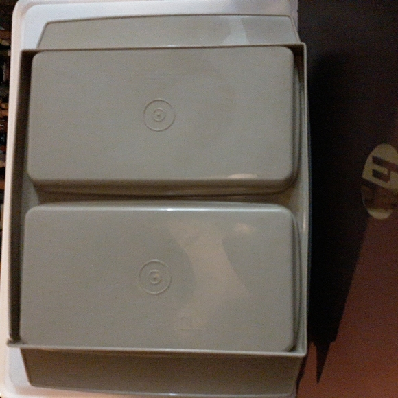 Tupperware deviled egg 4 part container - Picture 3 of 3